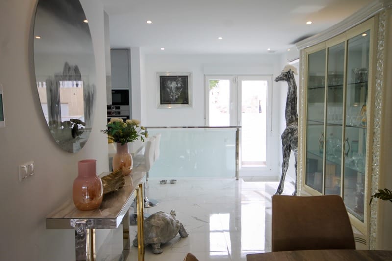 Venta. Villa en San Miguel de Salinas