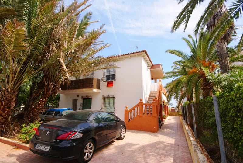 Villa for sale in Dénia