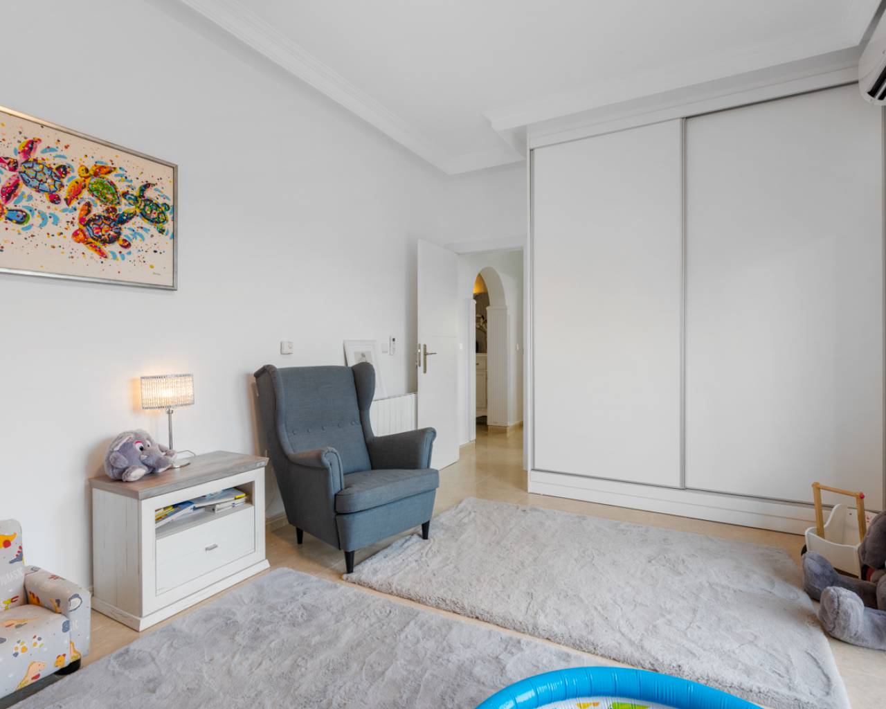 Venta. Villa en Daya Vieja