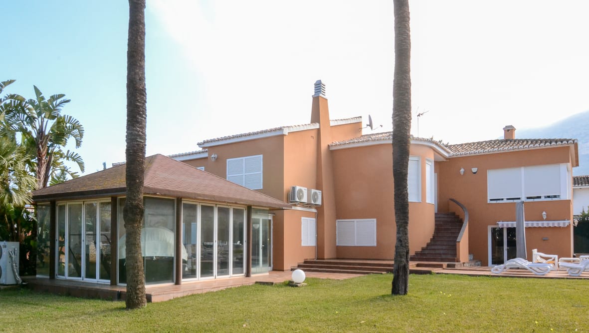 Villa for sale in Dénia