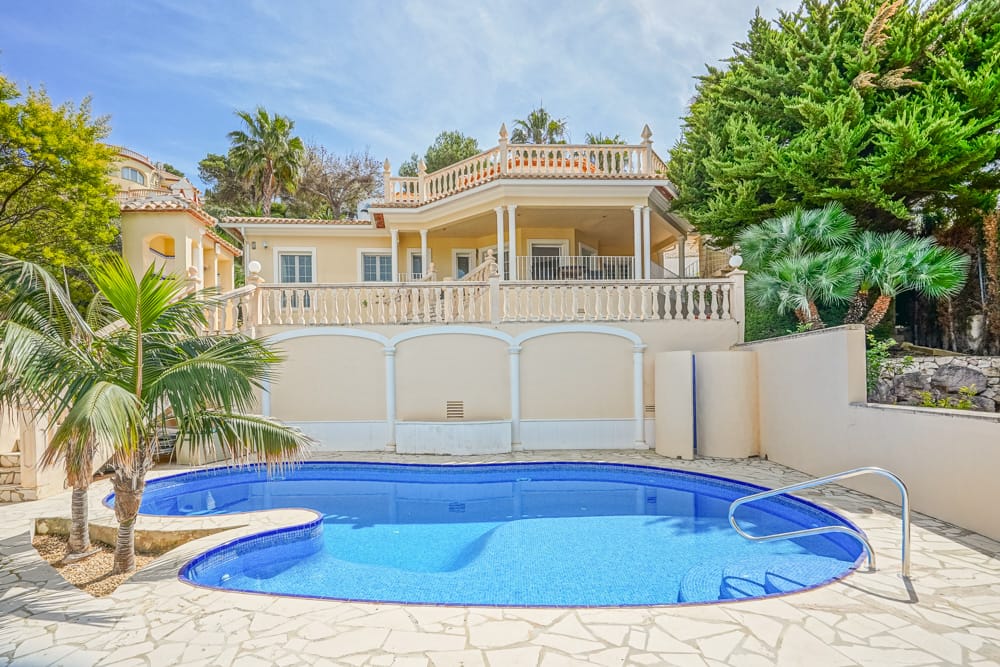 Verkoop. Villa in Javea