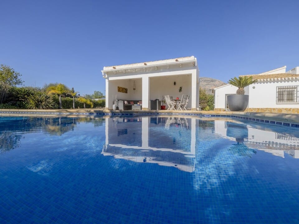 Verkoop. Villa in Javea