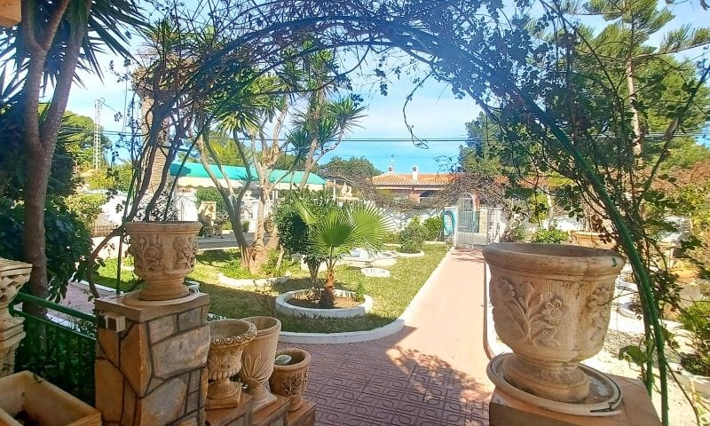 Venta. Villa en Pinar De Campoverde
