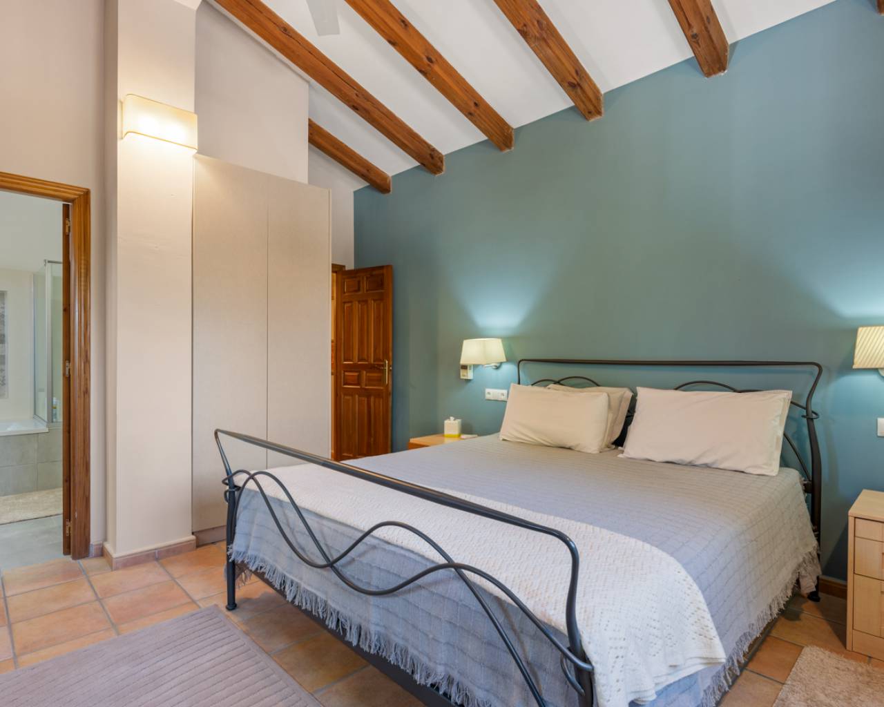 Venta. Villa en Catral