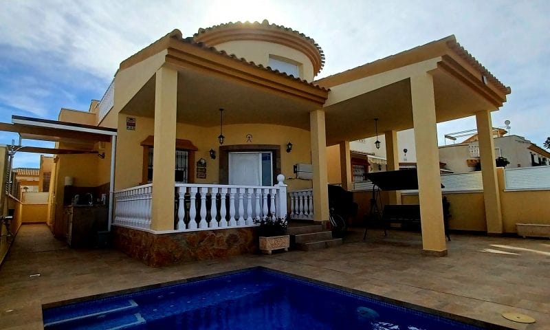 CC-1927782 - For Sale. Villa in Pilar de la Horadada
