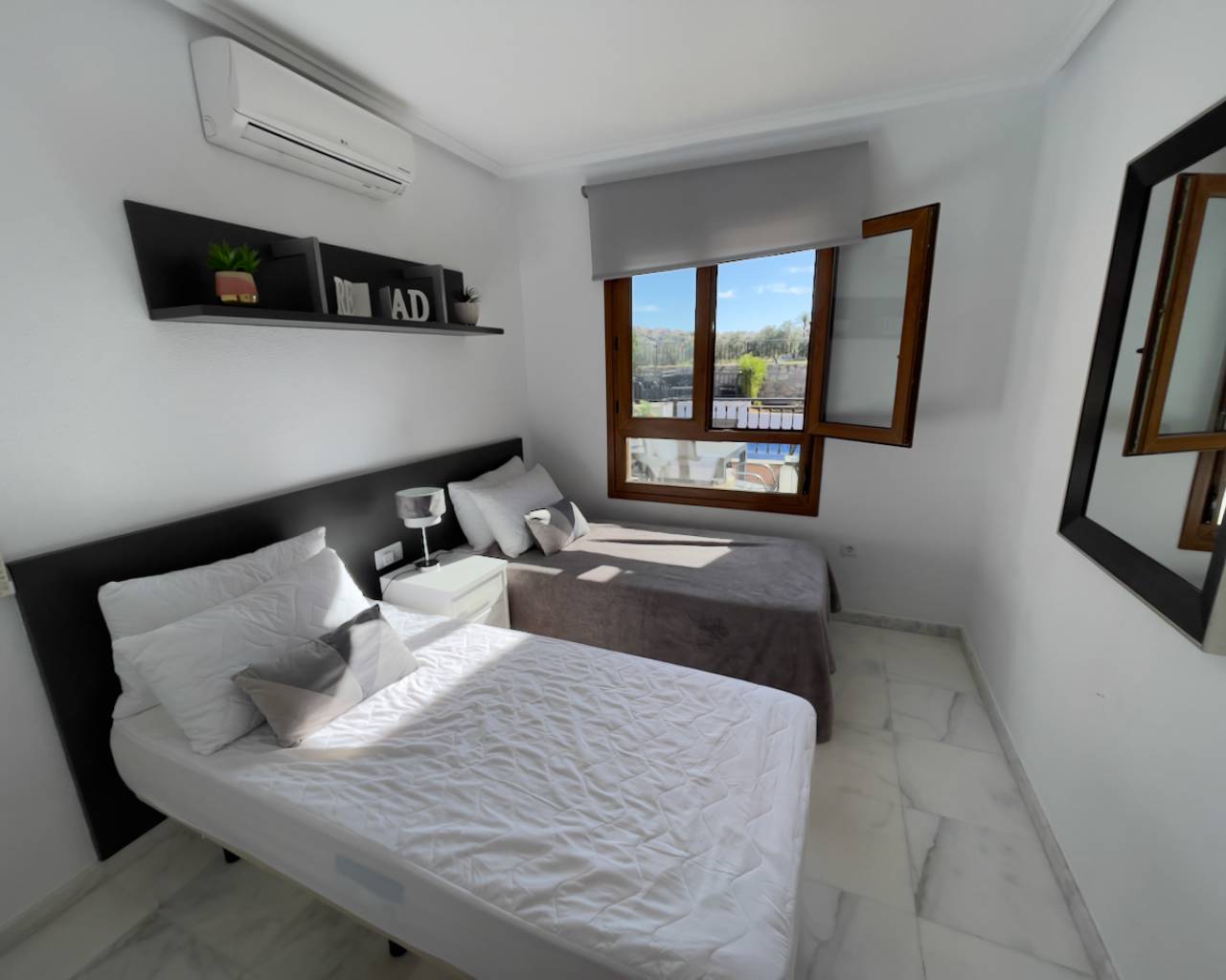 Venta. Villa en Algorfa