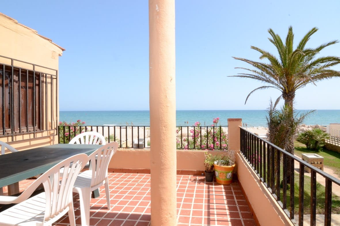 Villa on 1st line of beach in les Marines, in Dénia.