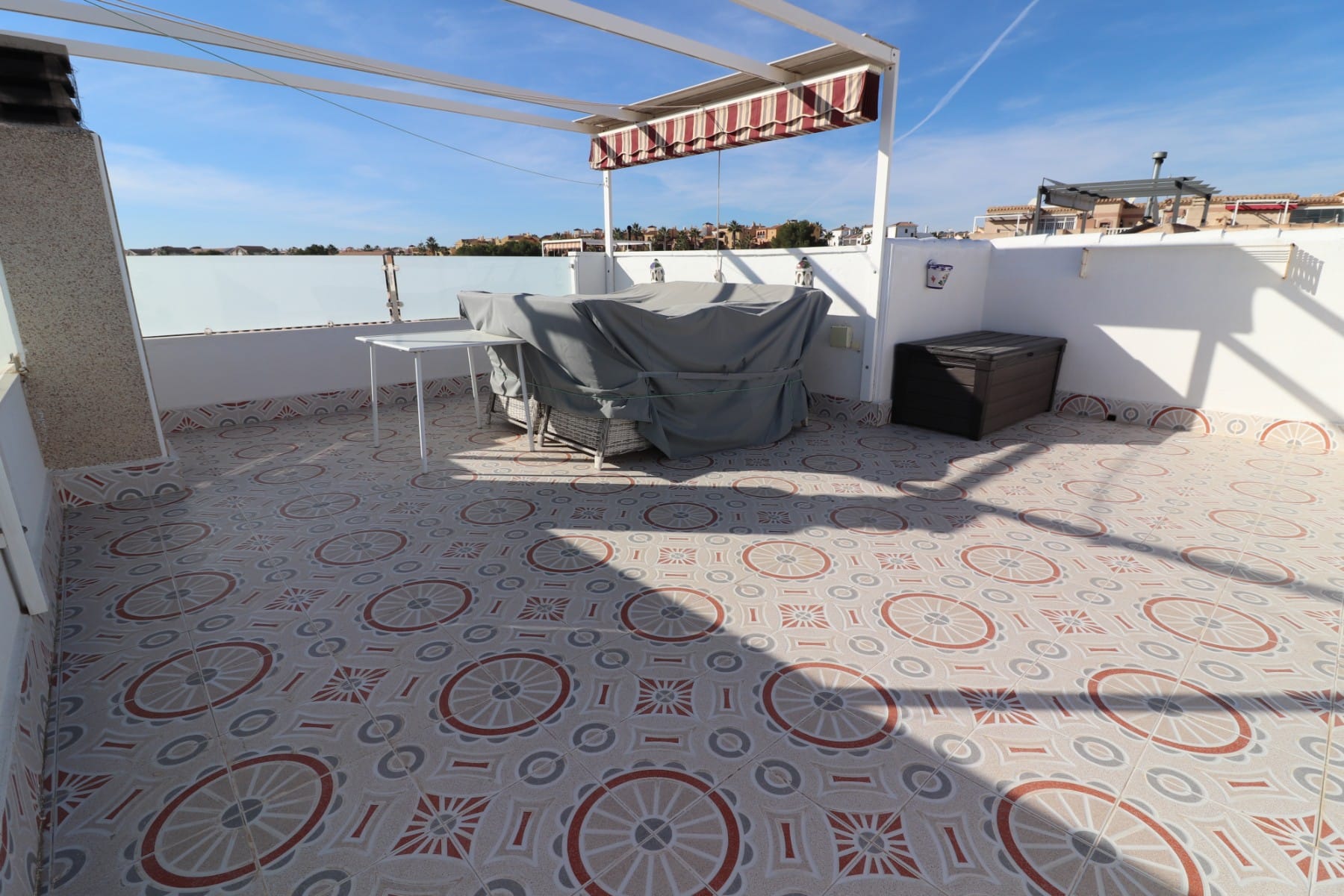 Venta. Villa en Algorfa