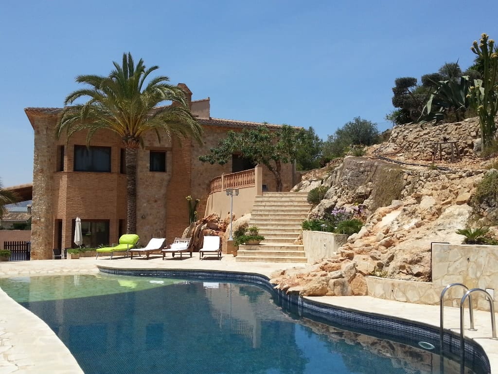 Villa for sale in Pedreguer