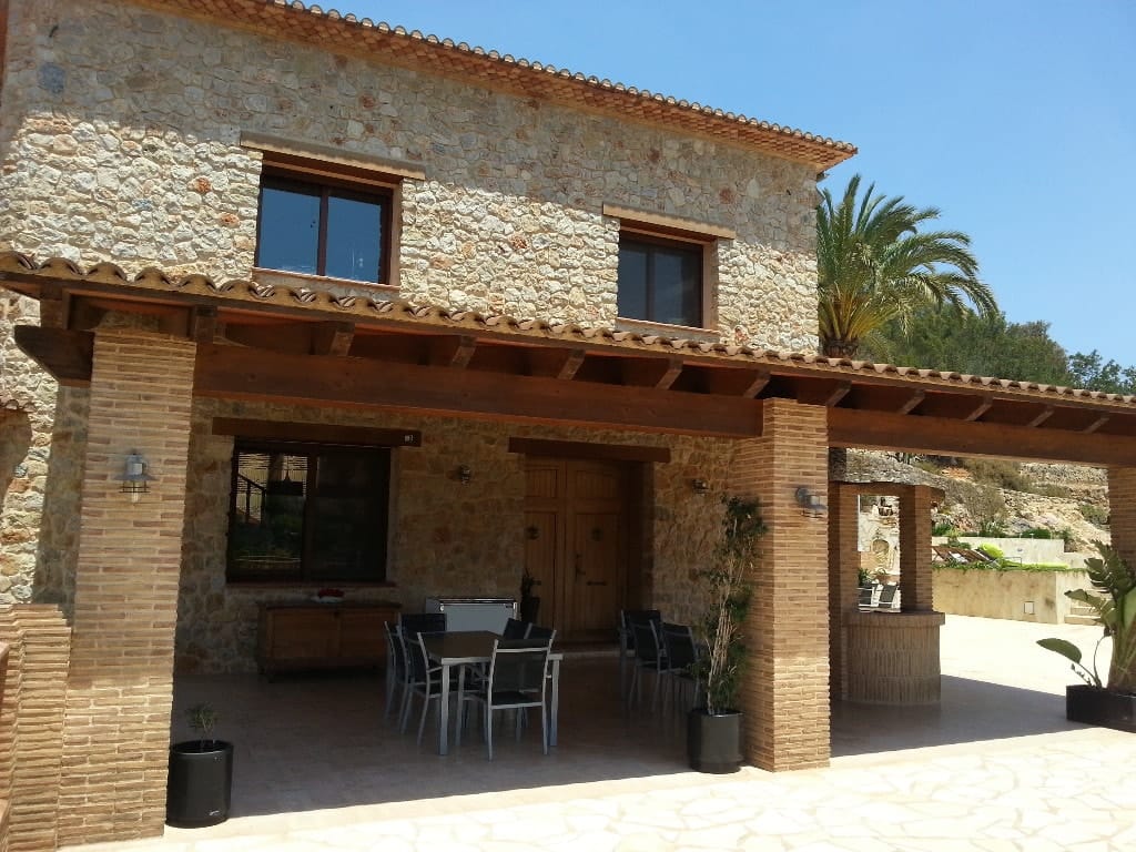 Villa for sale in Pedreguer