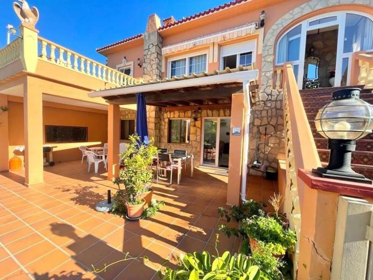 Villa for sale in Denia