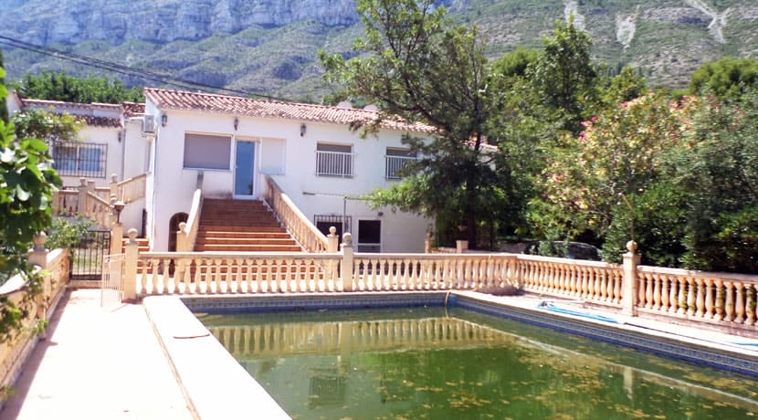 Villa for sale in Denia