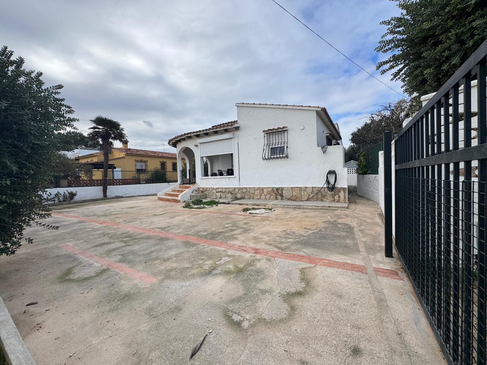 Villa for sale in Denia
