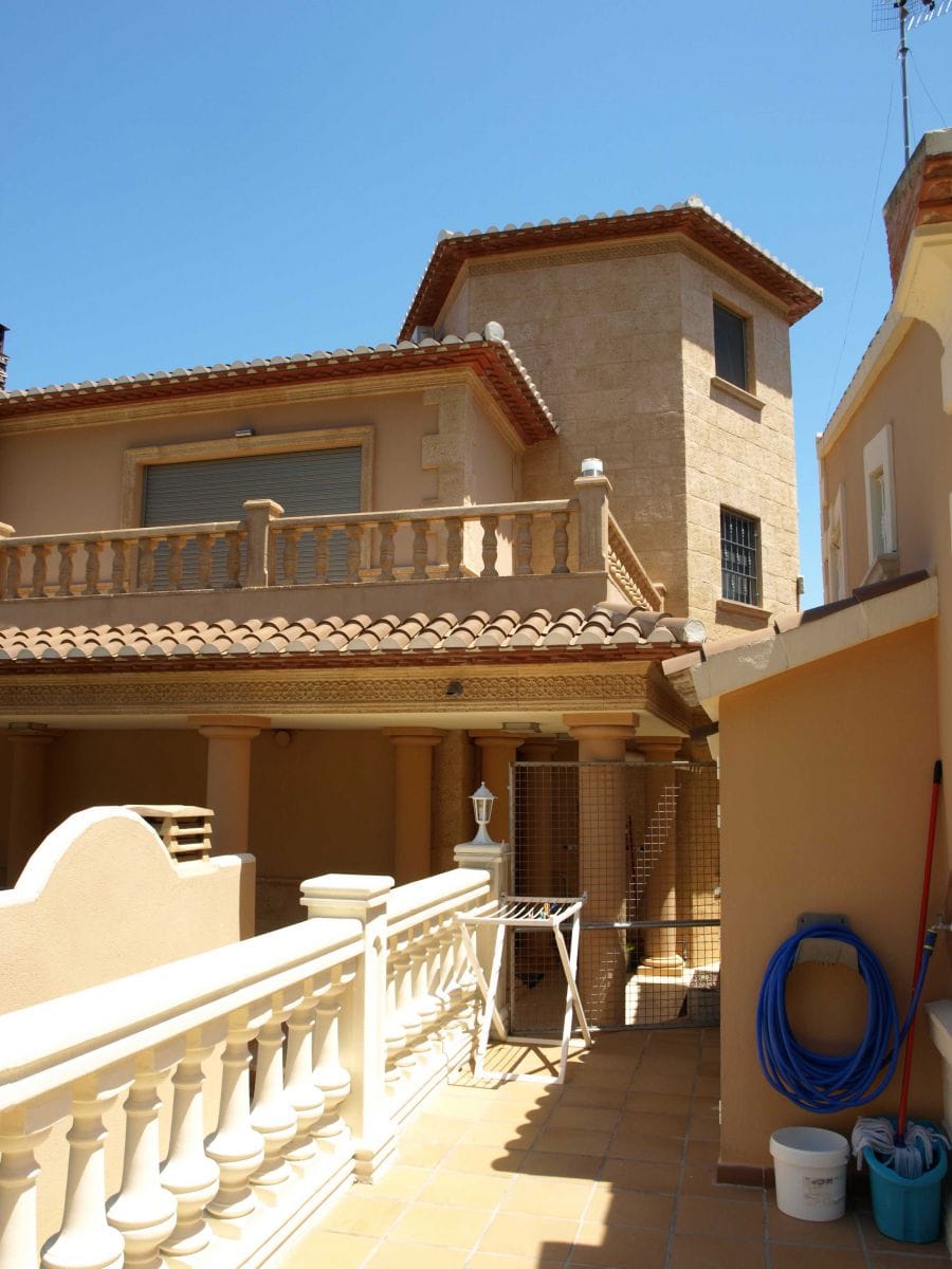 Villa for sale in Dénia