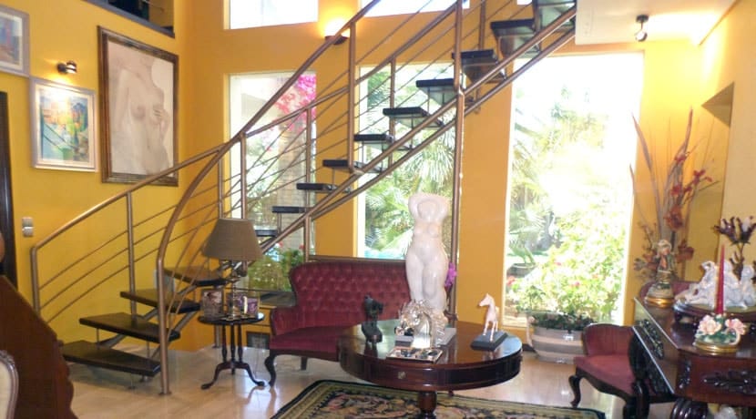 Villa for sale in Denia