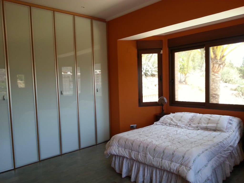 Villa for sale in Pedreguer