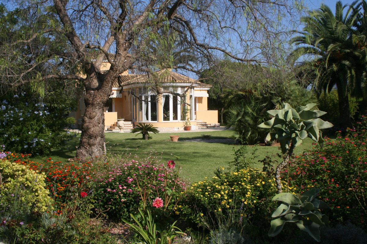 Villa for sale in Denia
