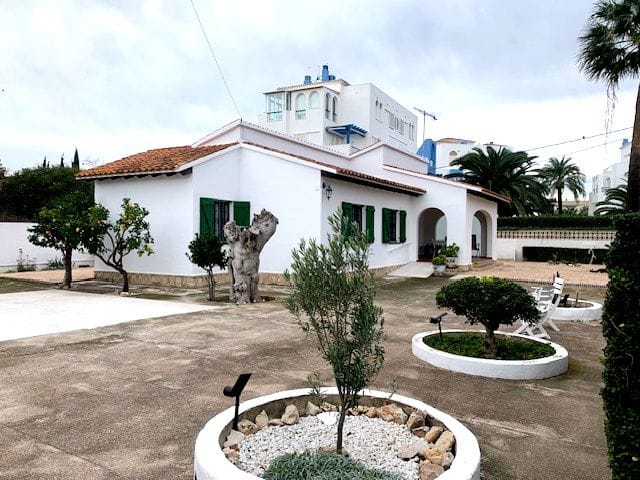Villa en venta en Dénia