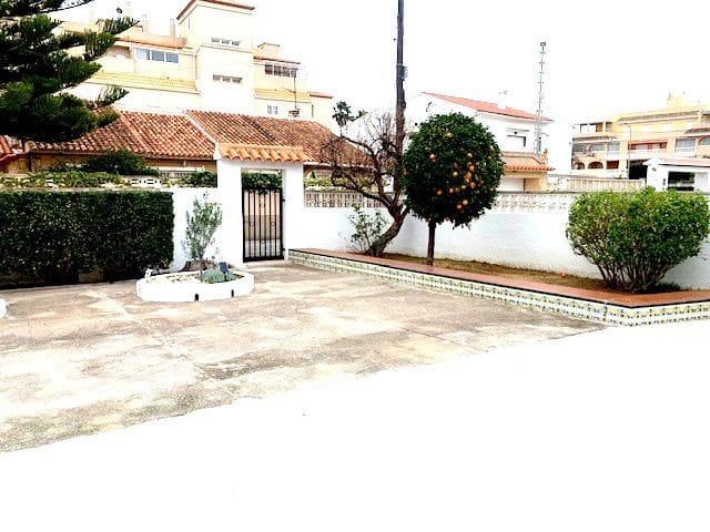 Villa en venta en Dénia