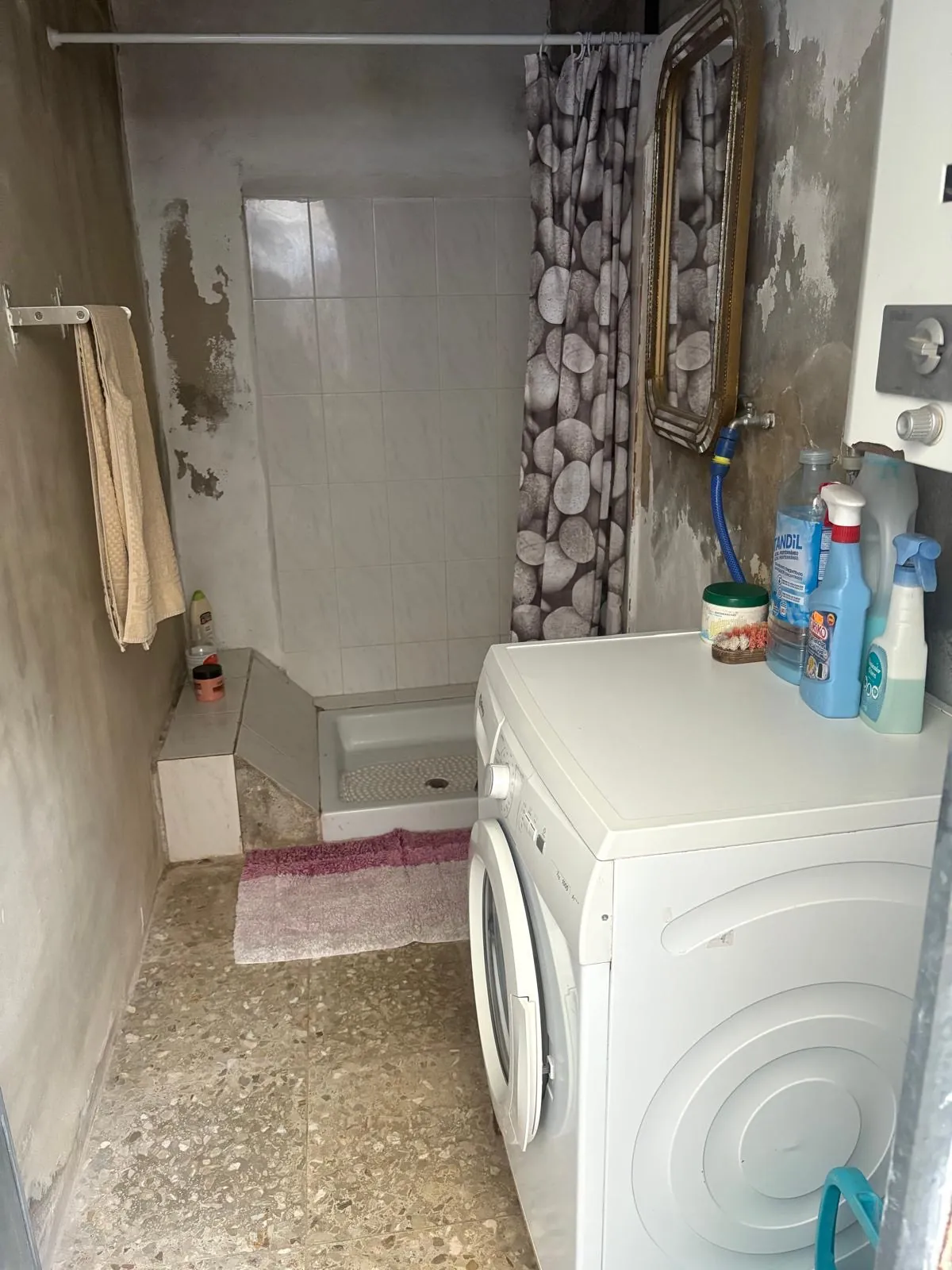 Dorpswoning in Orba met dubbele garage en veel potentieel