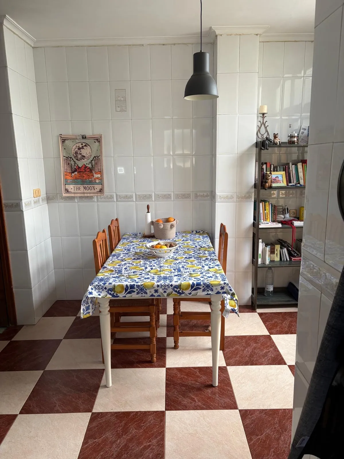 Dorpswoning in Orba met dubbele garage en veel potentieel