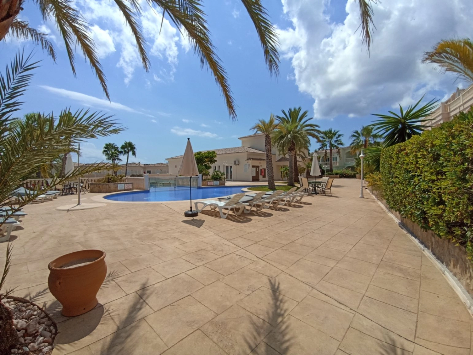 A0850 - Luxe appartement in een paradijselijk complex dicht bij het strand en voorzieningen