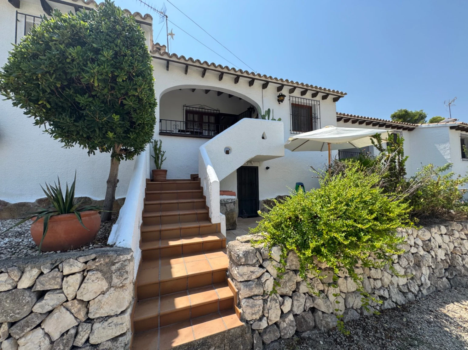 Bungalow for sale in Moraira | Communal pool, open views, walking distance to town - 3