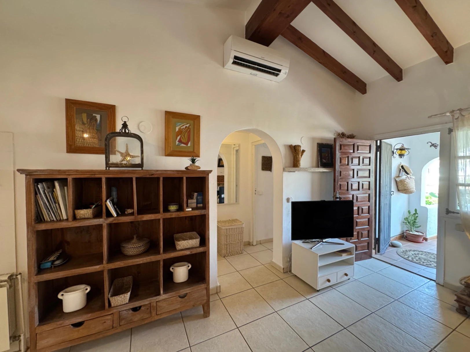 B1490 - Bungalow for sale in Moraira | Communal pool, open views, walking distance to town