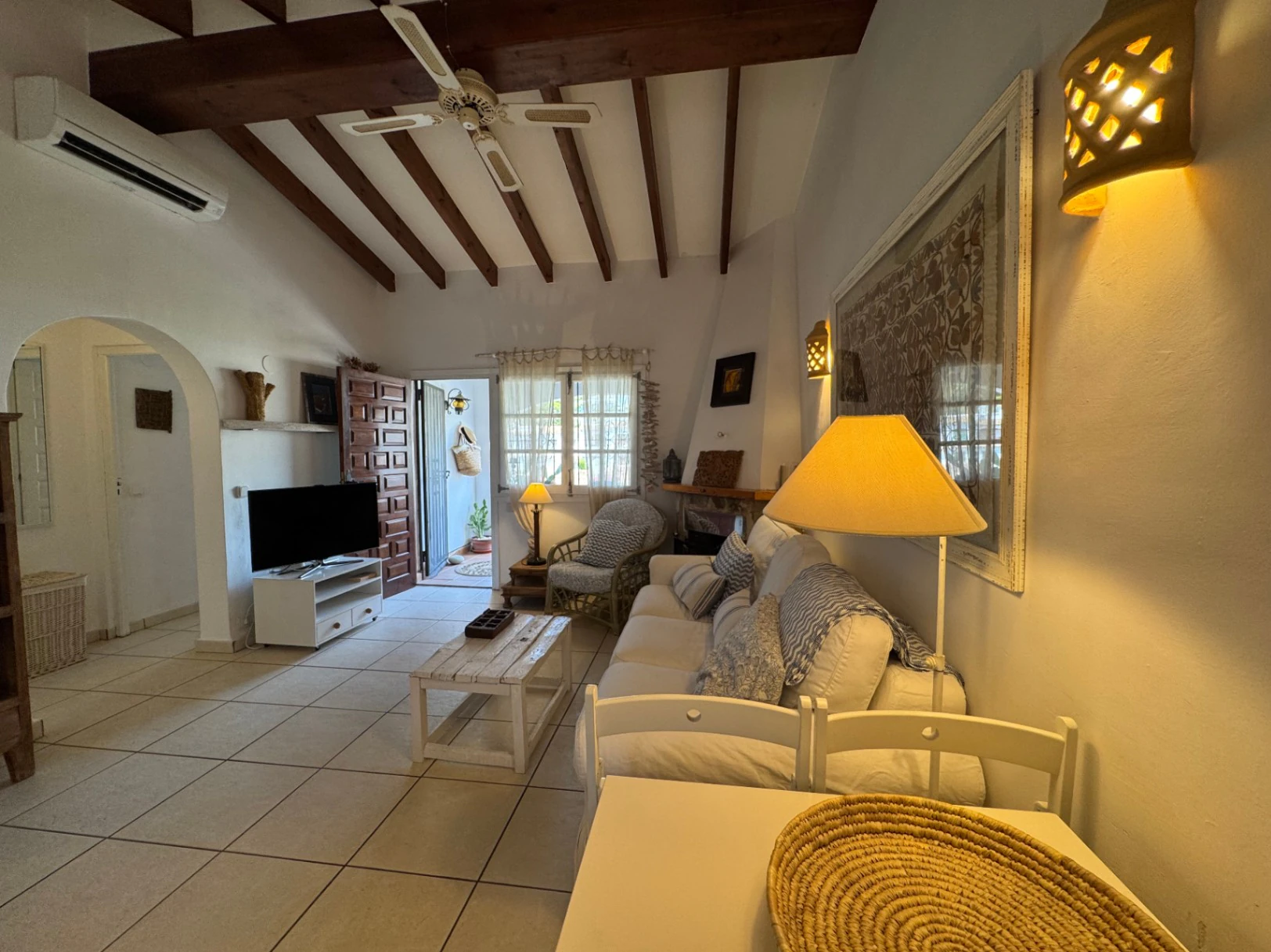 B1490 - Bungalow for sale in Moraira | Communal pool, open views, walking distance to town