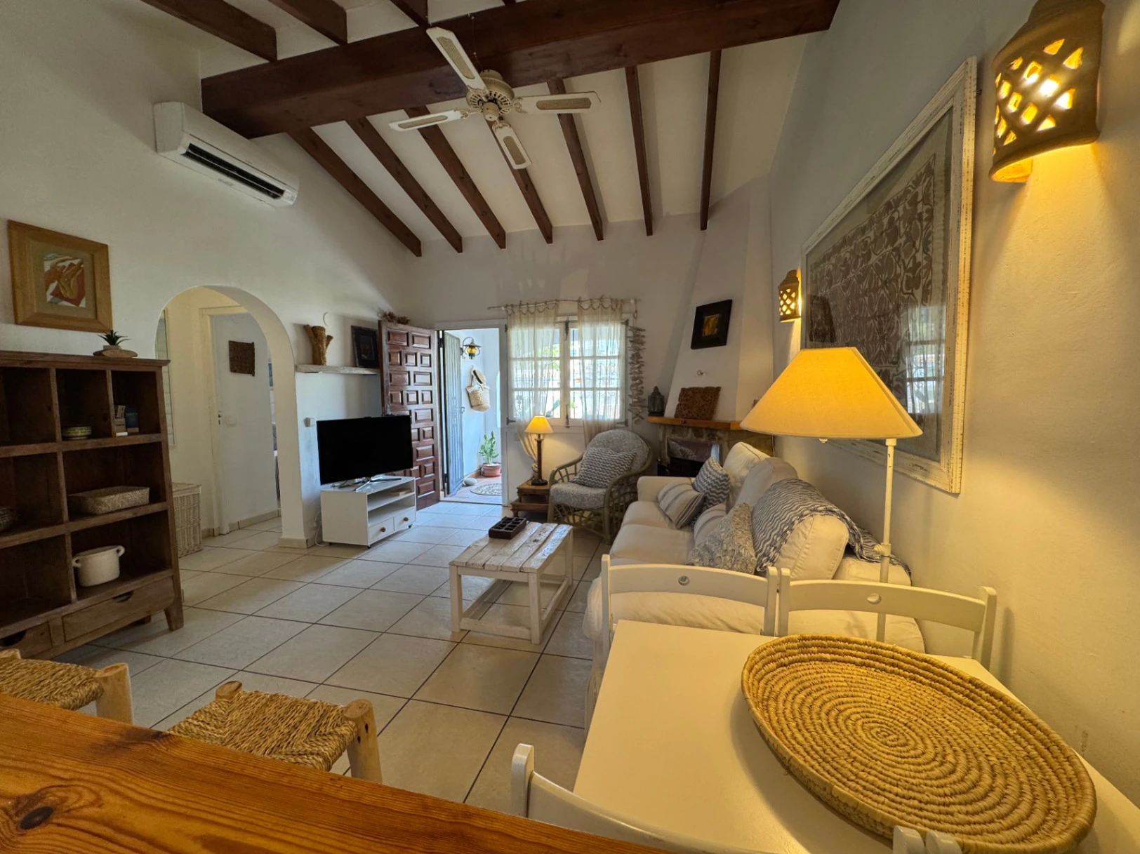 B1490 - Bungalow for sale in Moraira | Communal pool, open views, walking distance to town