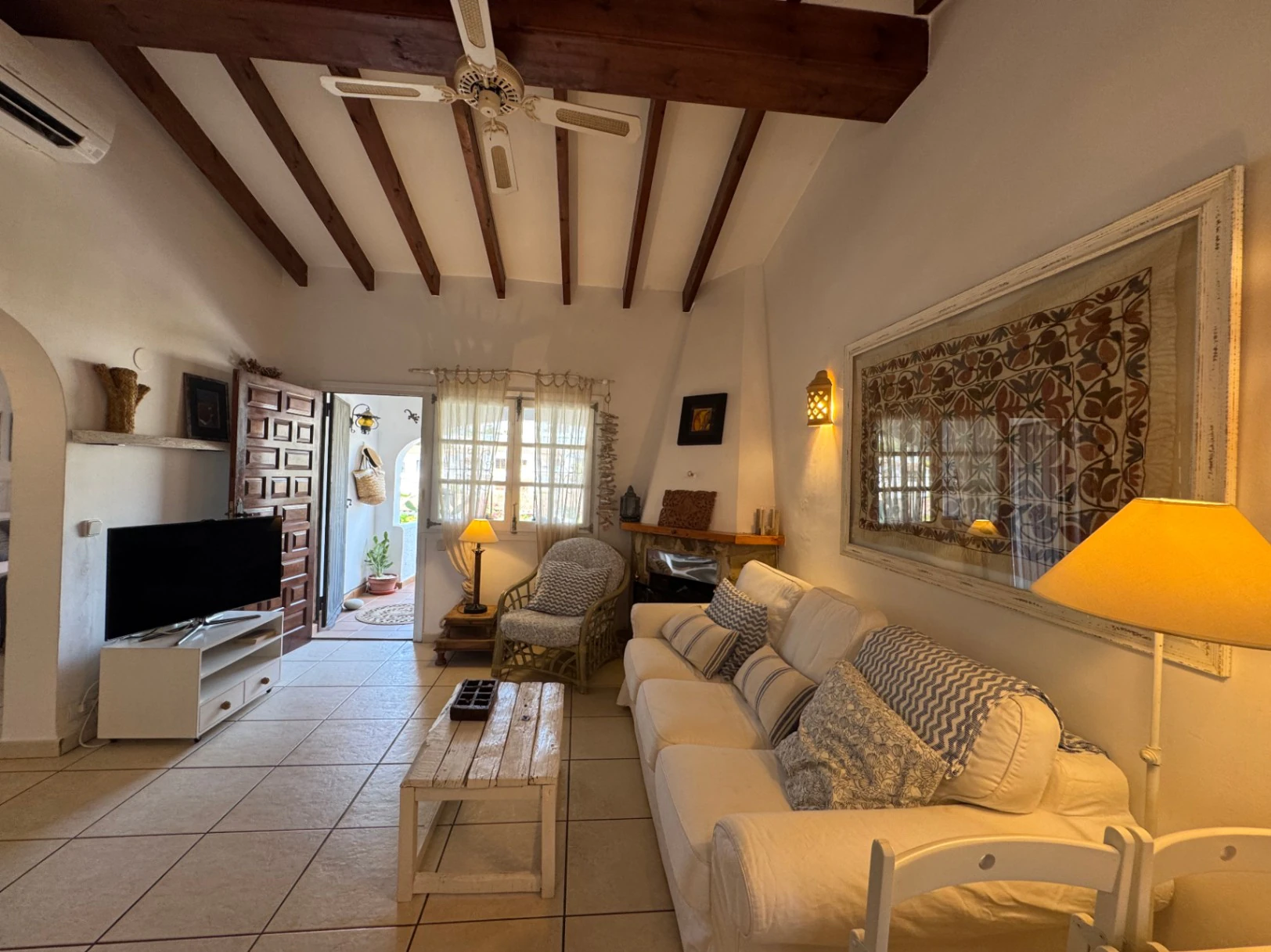 B1490 - Bungalow for sale in Moraira | Communal pool, open views, walking distance to town