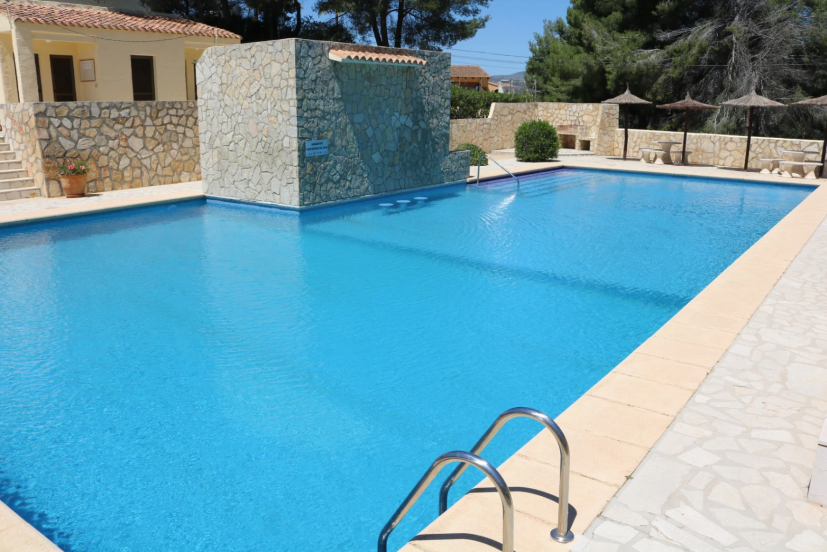 A0873 - Appartement te koop in Moraira met zeezicht in Paichi gebied