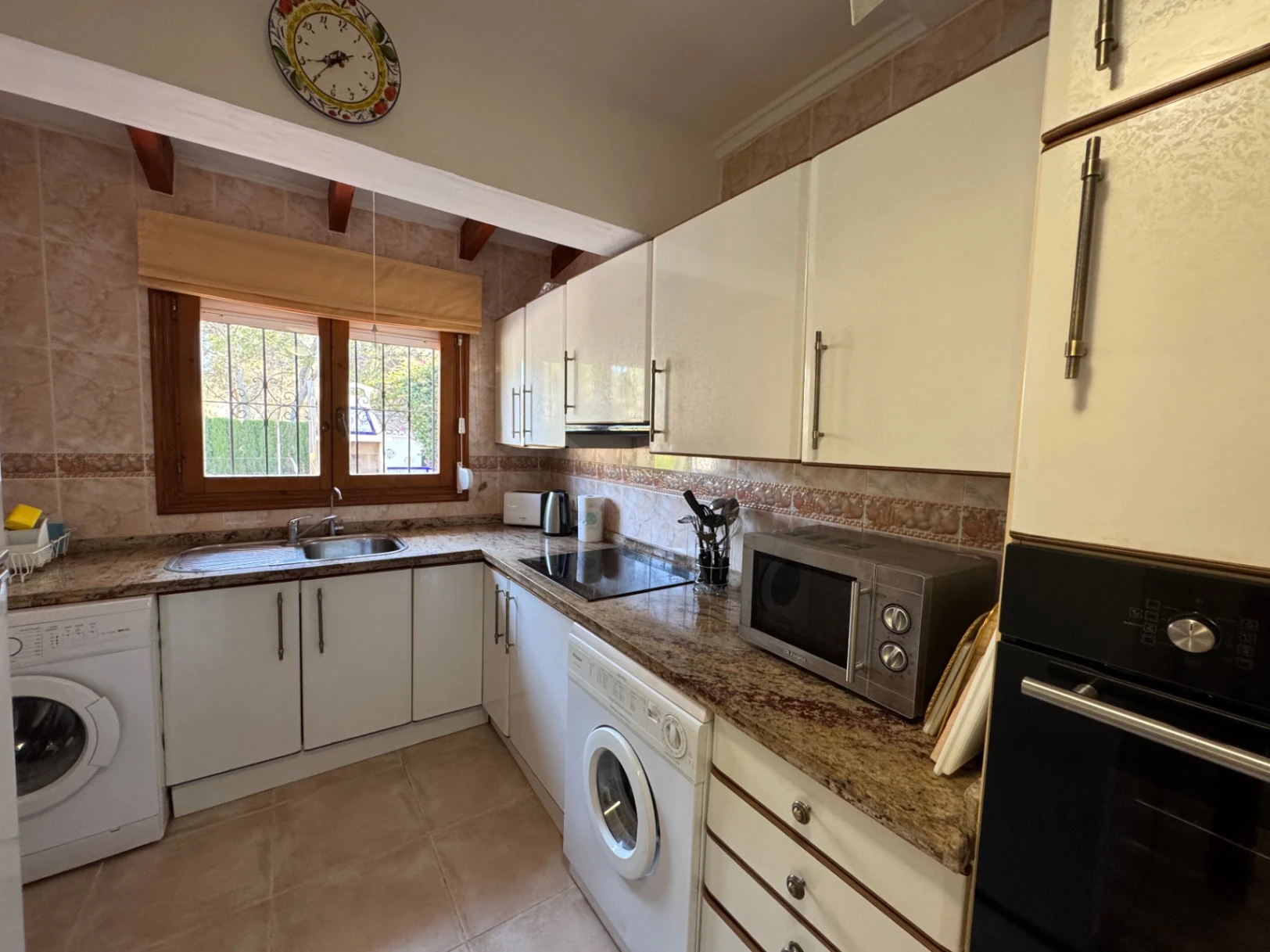 Villa te koop in Moraira | Gelijkvloers, privézwembad, dichtbij het strand (Cometa)