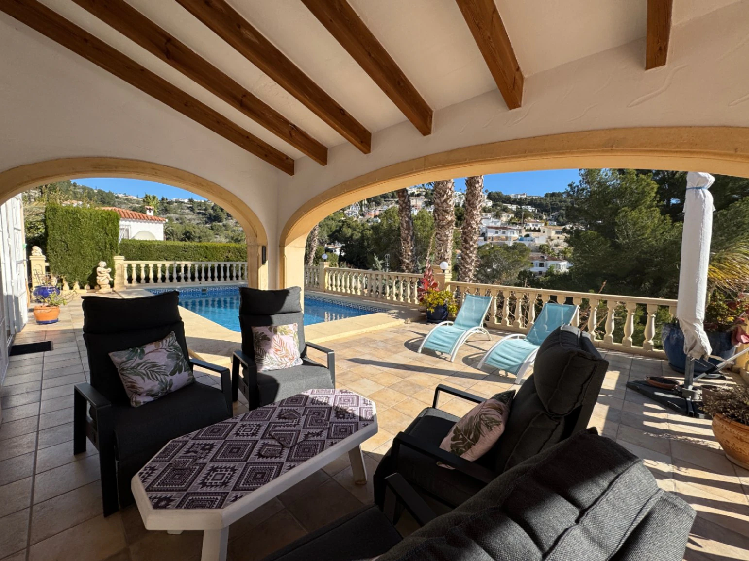 Villa en venta en Benissa Costa con piscina en Quiet Montemar Area - 2