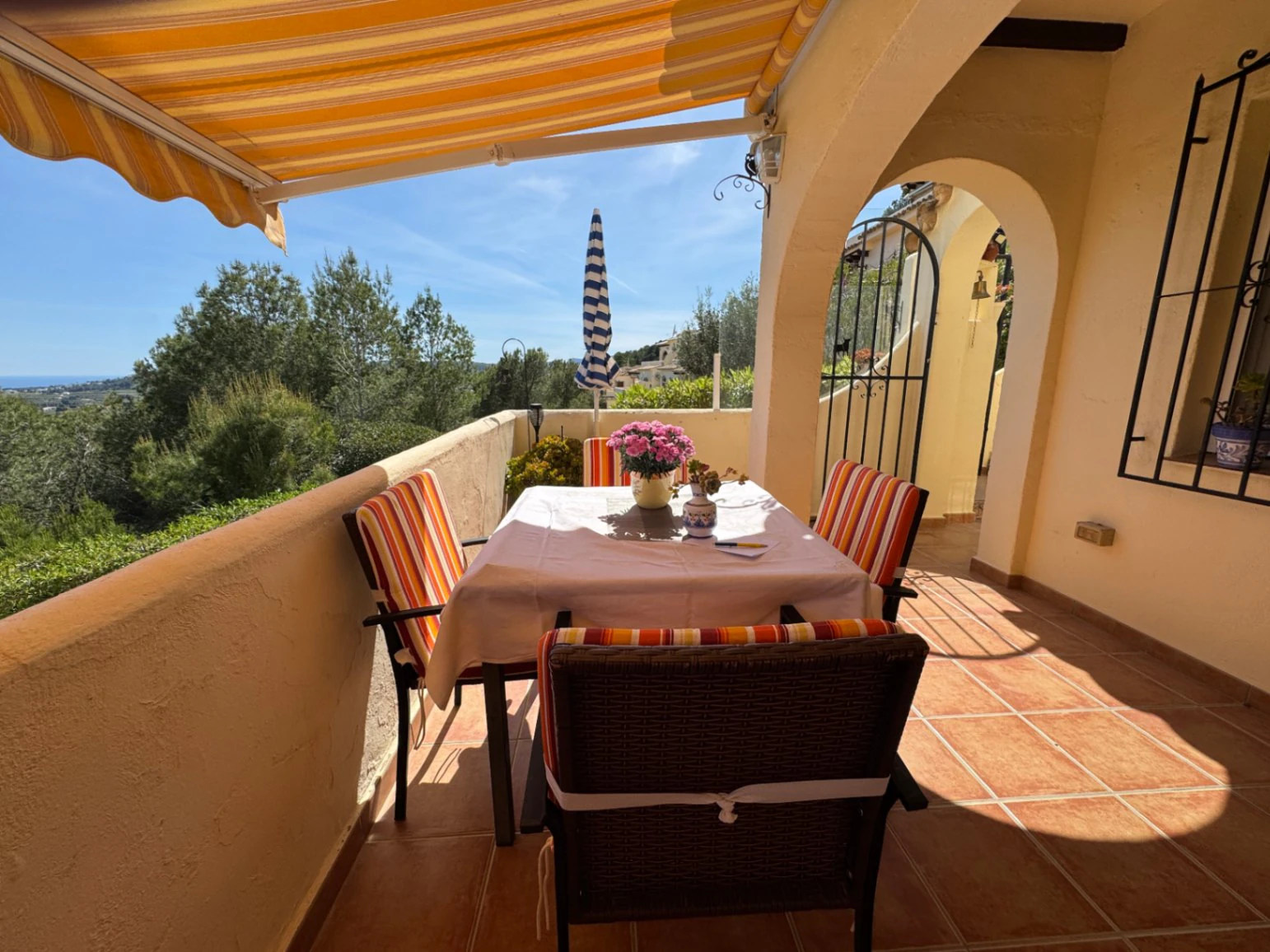 A0872 - 2 Bedroom Apartment for Sale in Teulada near Moraira – Sea Views & Pool