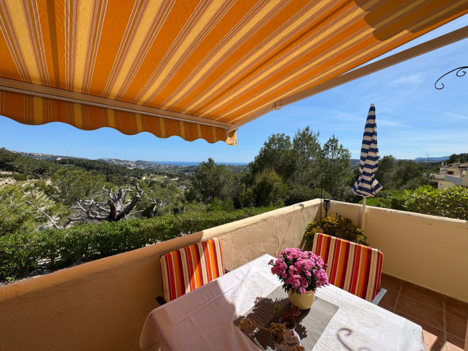 A0872 - 2 Bedroom Apartment for Sale in Teulada near Moraira – Sea Views & Pool