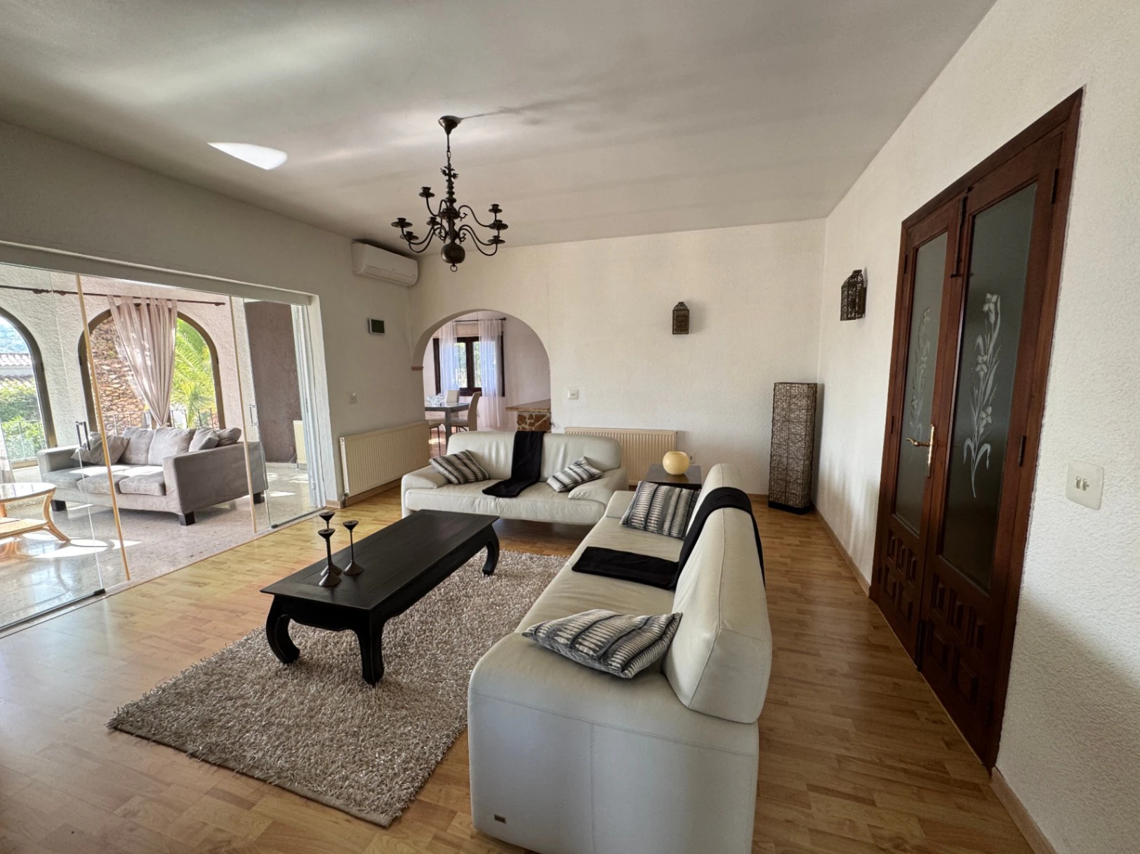 Villa te koop in Moraira – toplocatie dicht bij centrum, strand en voorzieningen