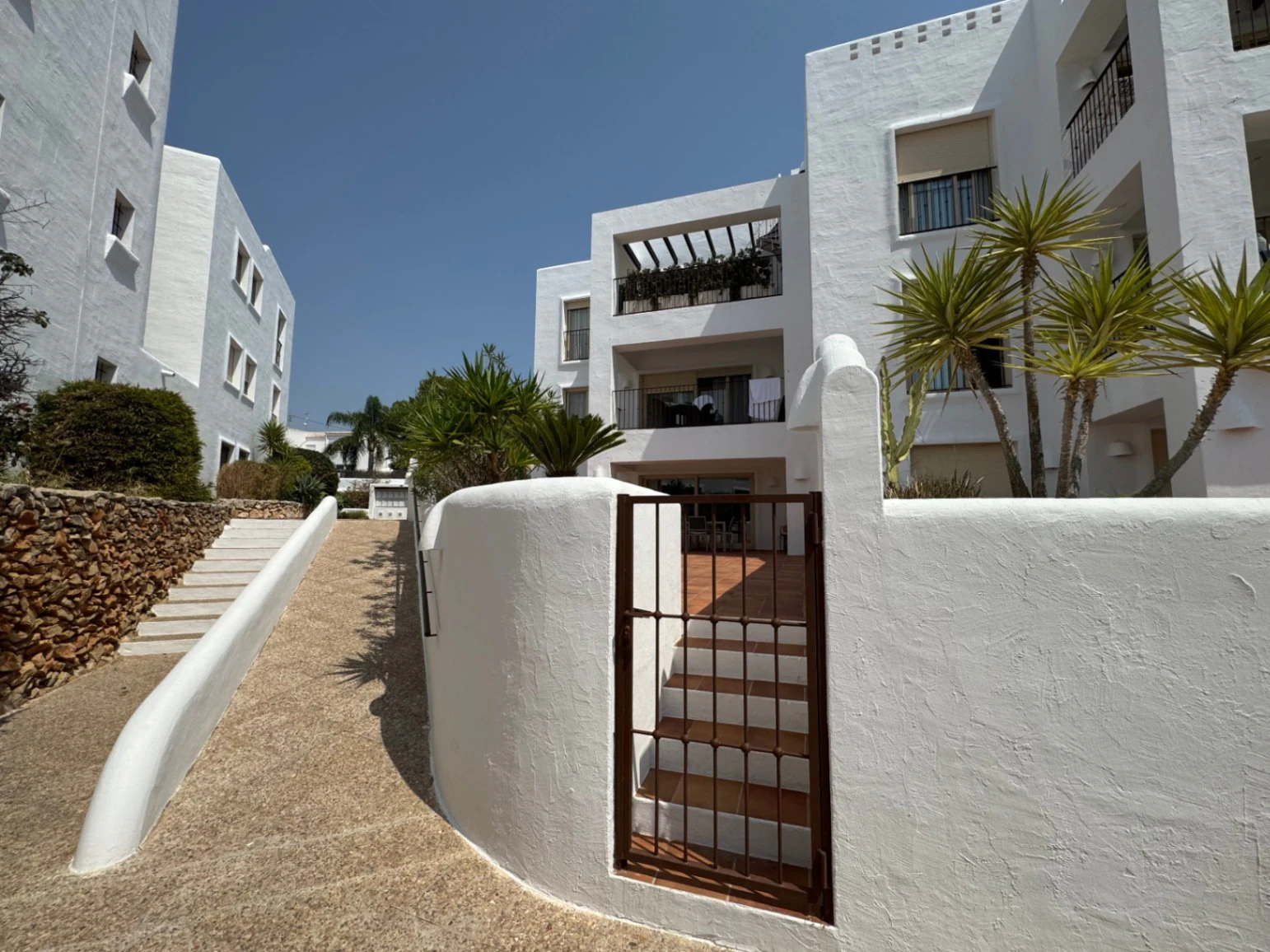 Apartamento de lujo en Moraira Club en planta baja con gran terraza cerca de la playa