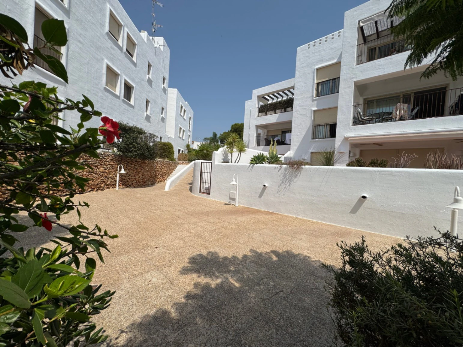Apartamento de lujo en Moraira Club en planta baja con gran terraza cerca de la playa