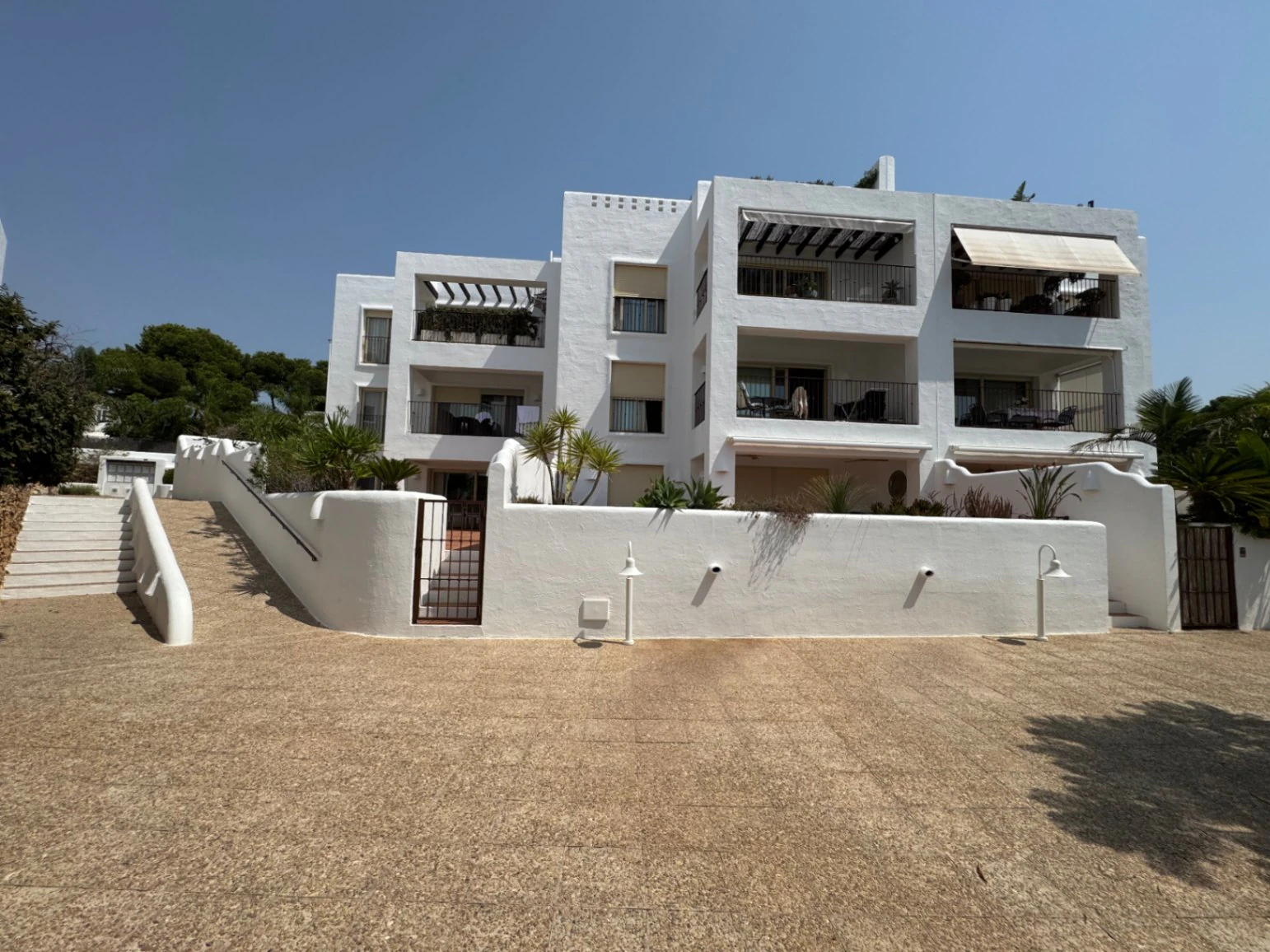 Apartamento de lujo en Moraira Club en planta baja con gran terraza cerca de la playa