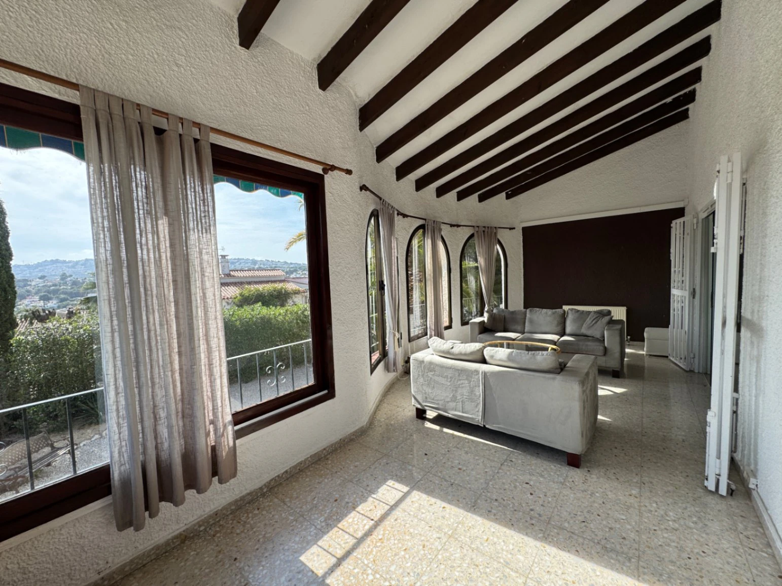 Villa te koop in Moraira – toplocatie dicht bij centrum, strand en voorzieningen