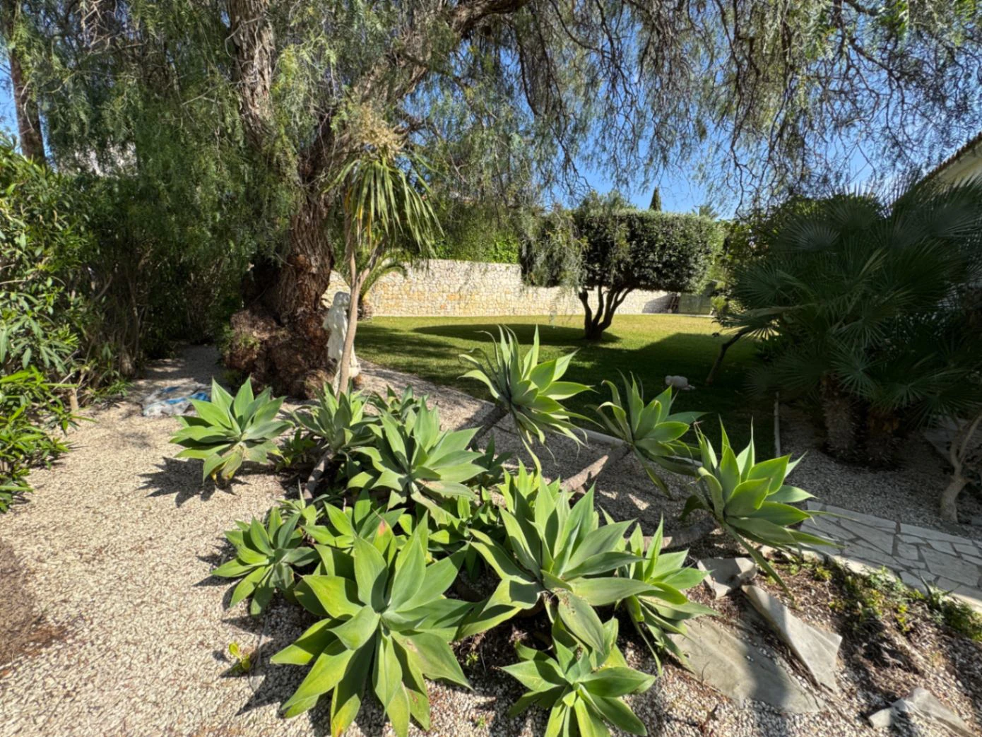 Villa te koop in Moraira – toplocatie dicht bij centrum, strand en voorzieningen