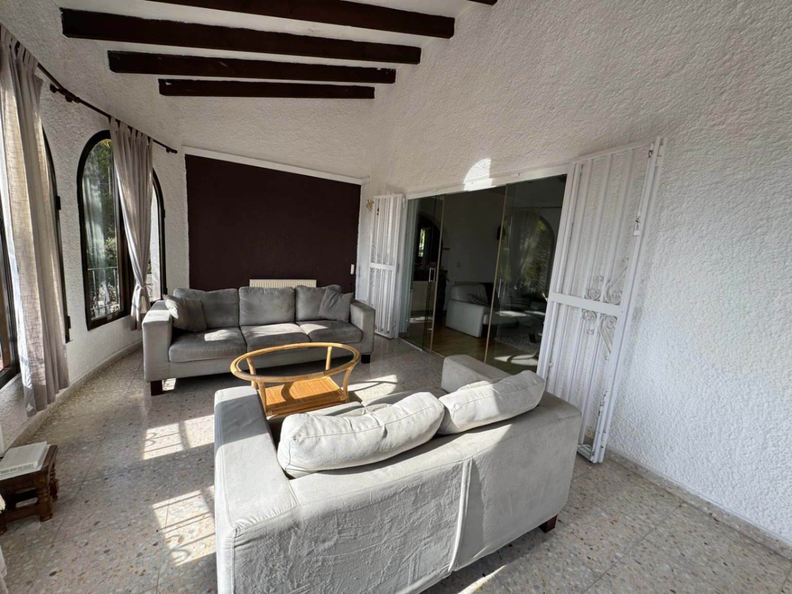 Villa te koop in Moraira – toplocatie dicht bij centrum, strand en voorzieningen