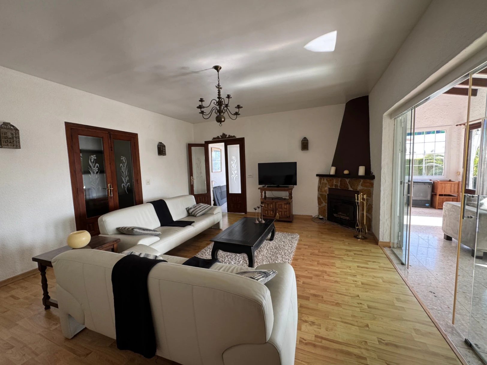 Villa te koop in Moraira – toplocatie dicht bij centrum, strand en voorzieningen