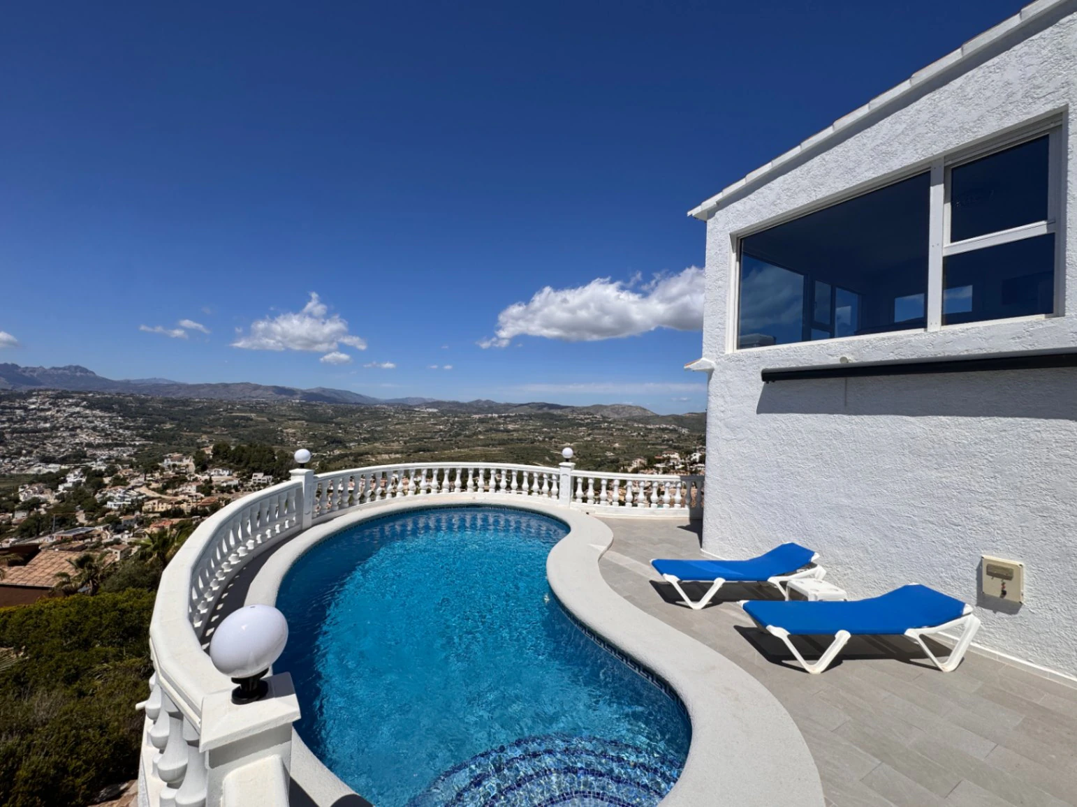 Mediterrane villa met zwembad en uniek zeezicht in Cumbre del Sol