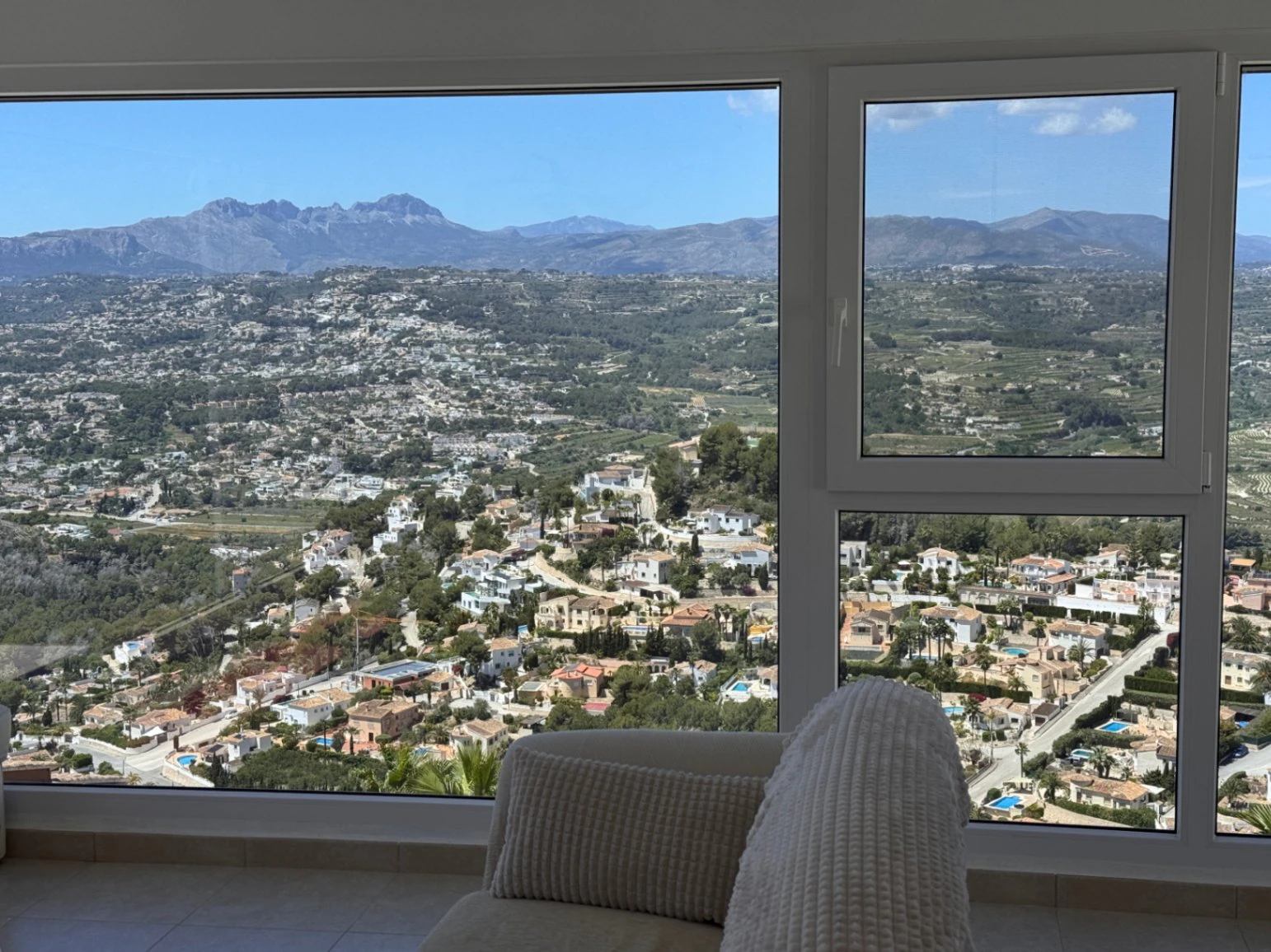 Mediterrane villa met zwembad en uniek zeezicht in Cumbre del Sol