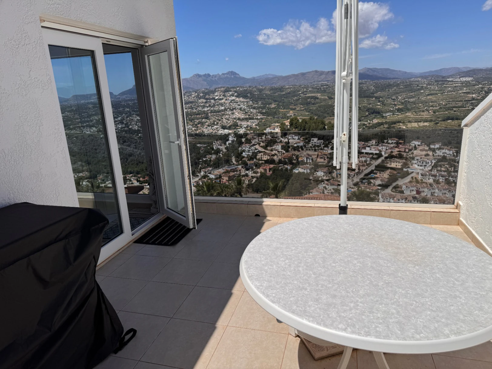 Mediterrane villa met zwembad en uniek zeezicht in Cumbre del Sol