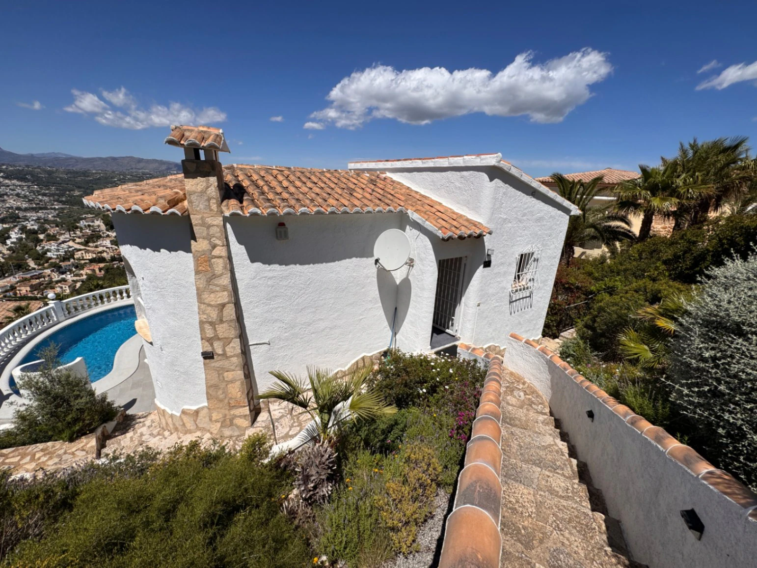 Mediterrane villa met zwembad en uniek zeezicht in Cumbre del Sol