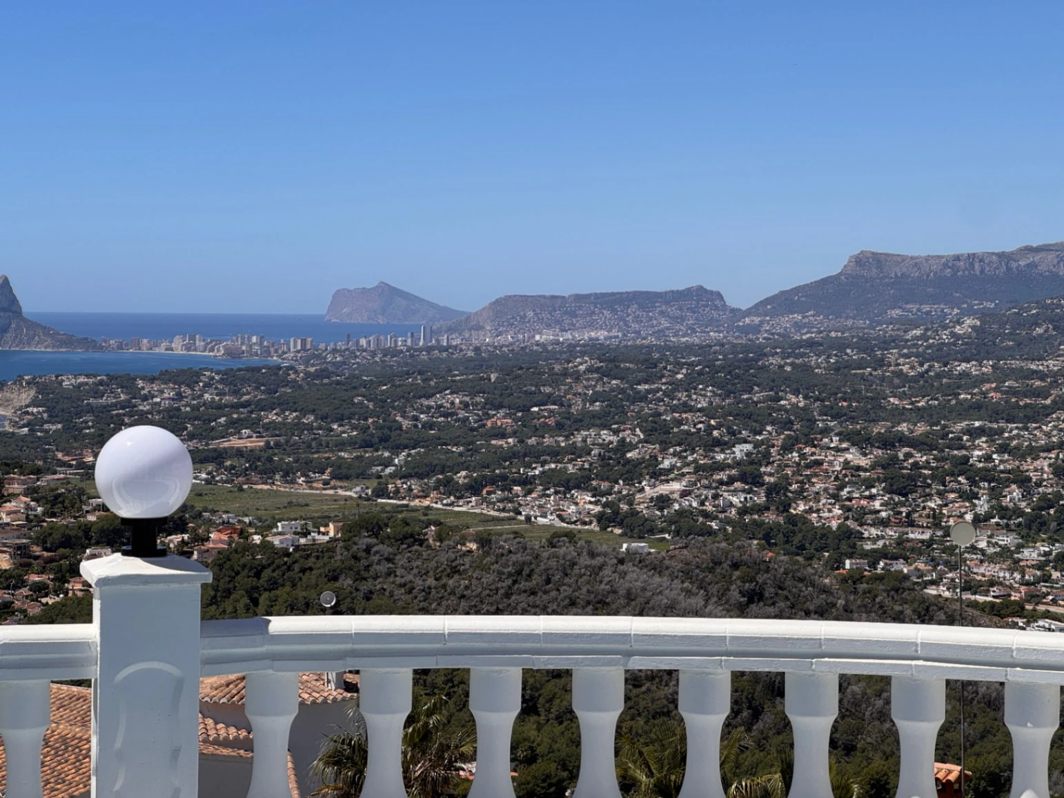 Mediterranean villa with pool and unique sea views in Cumbre del Sol - 3