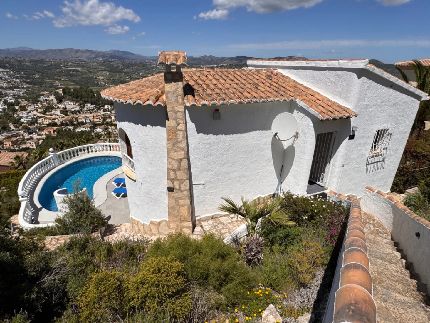 Mediterrane villa met zwembad en uniek zeezicht in Cumbre del Sol